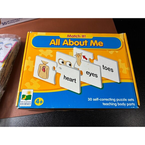 Educational Toy Lot of 3 Match It Colors All About Me Scholastic Mini-Books - Picture 3 of 6